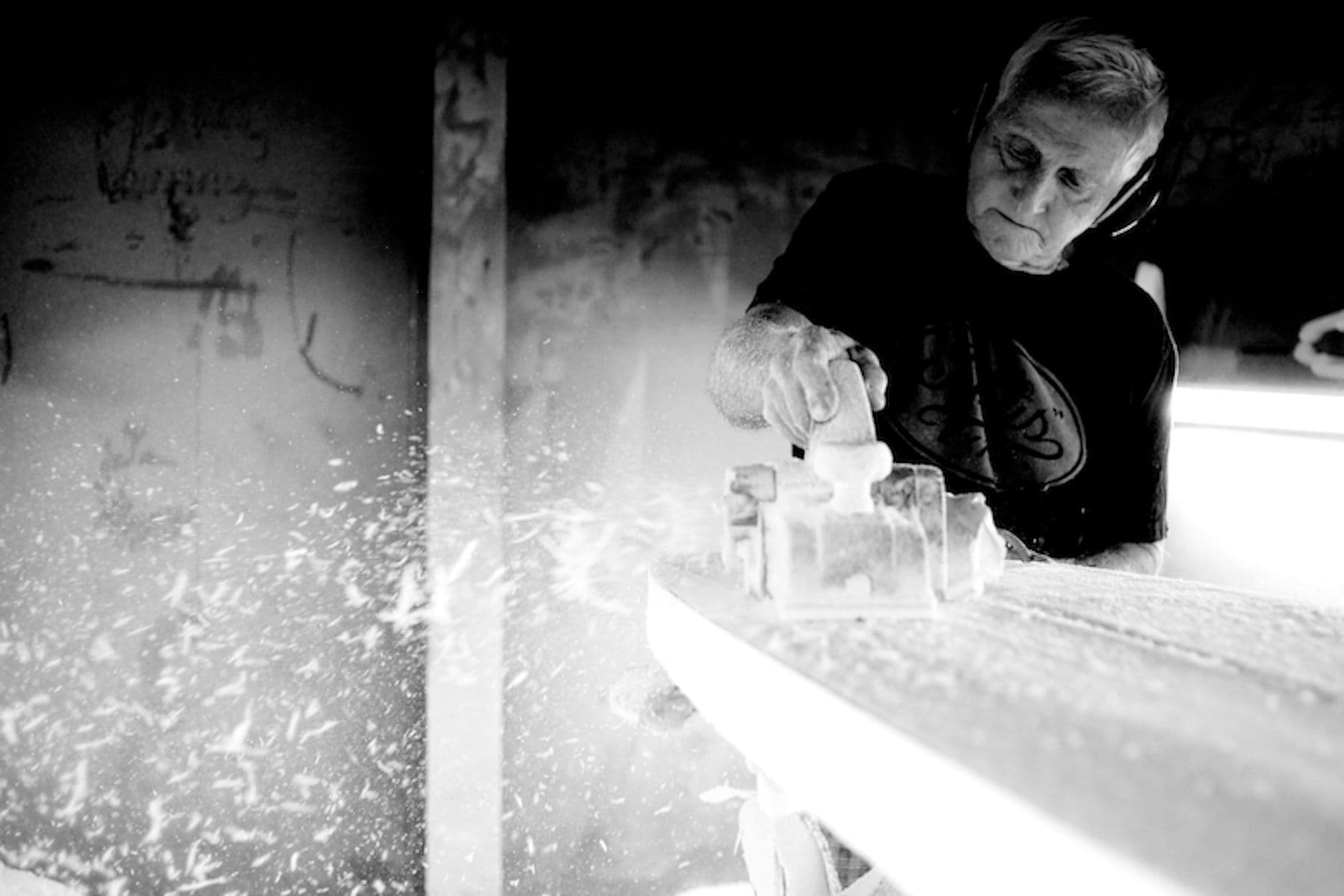 Avoiding the cord. Photo Thomas Walk.